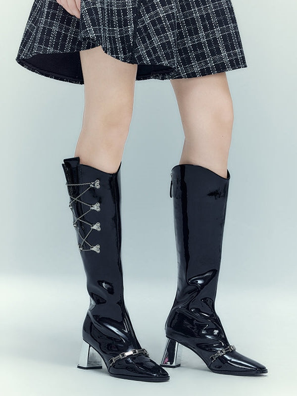 반짝이는 특허 가죽 기사 부츠