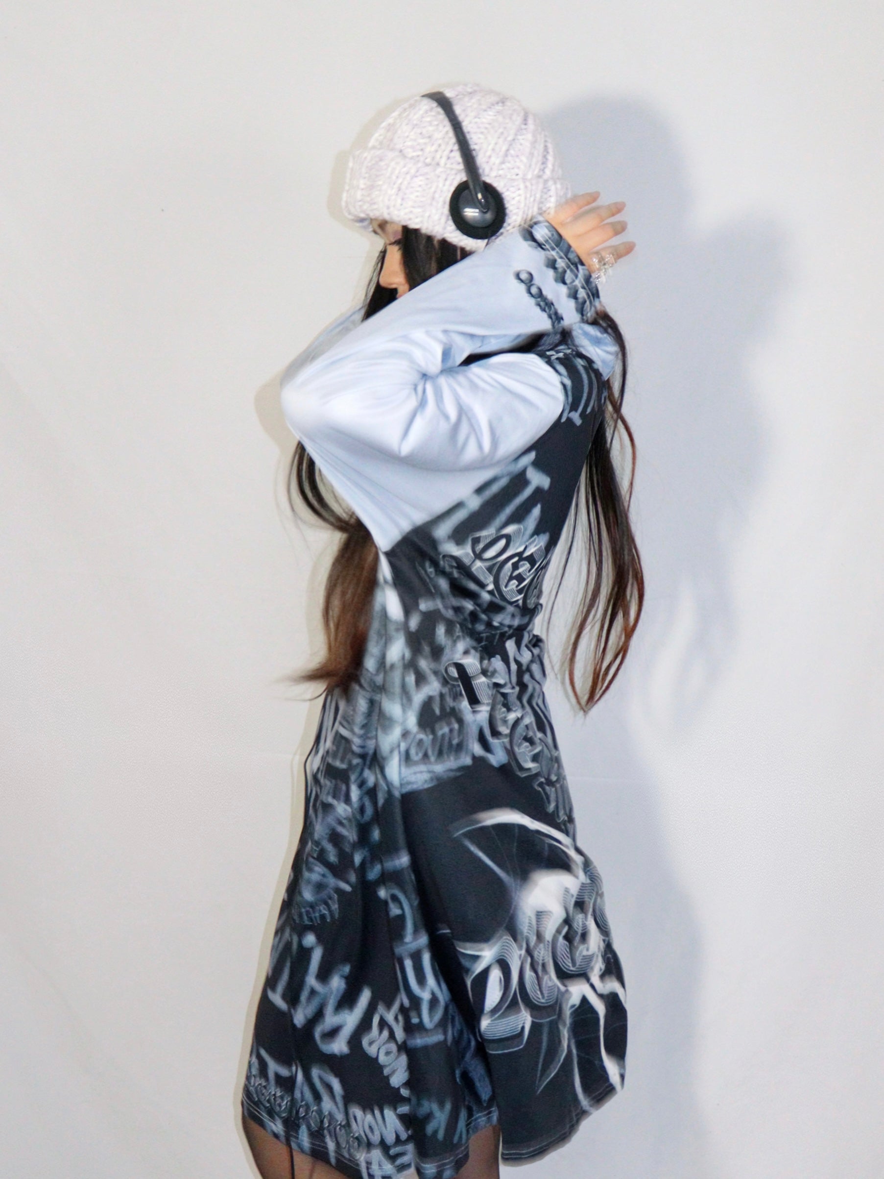 거리 낙서 긴 슬리드 바닥 드레스