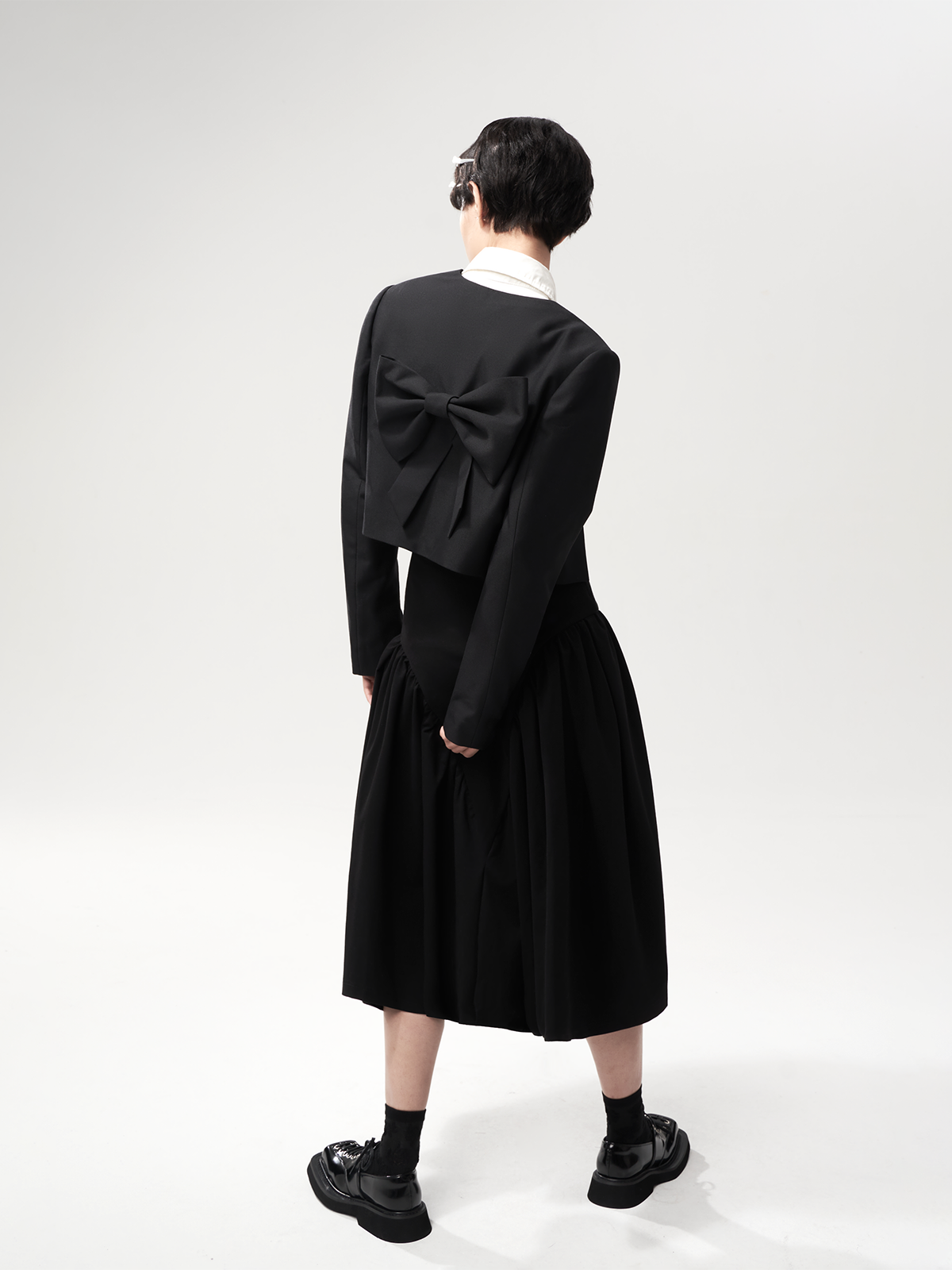 고리가없는 짧은 재킷