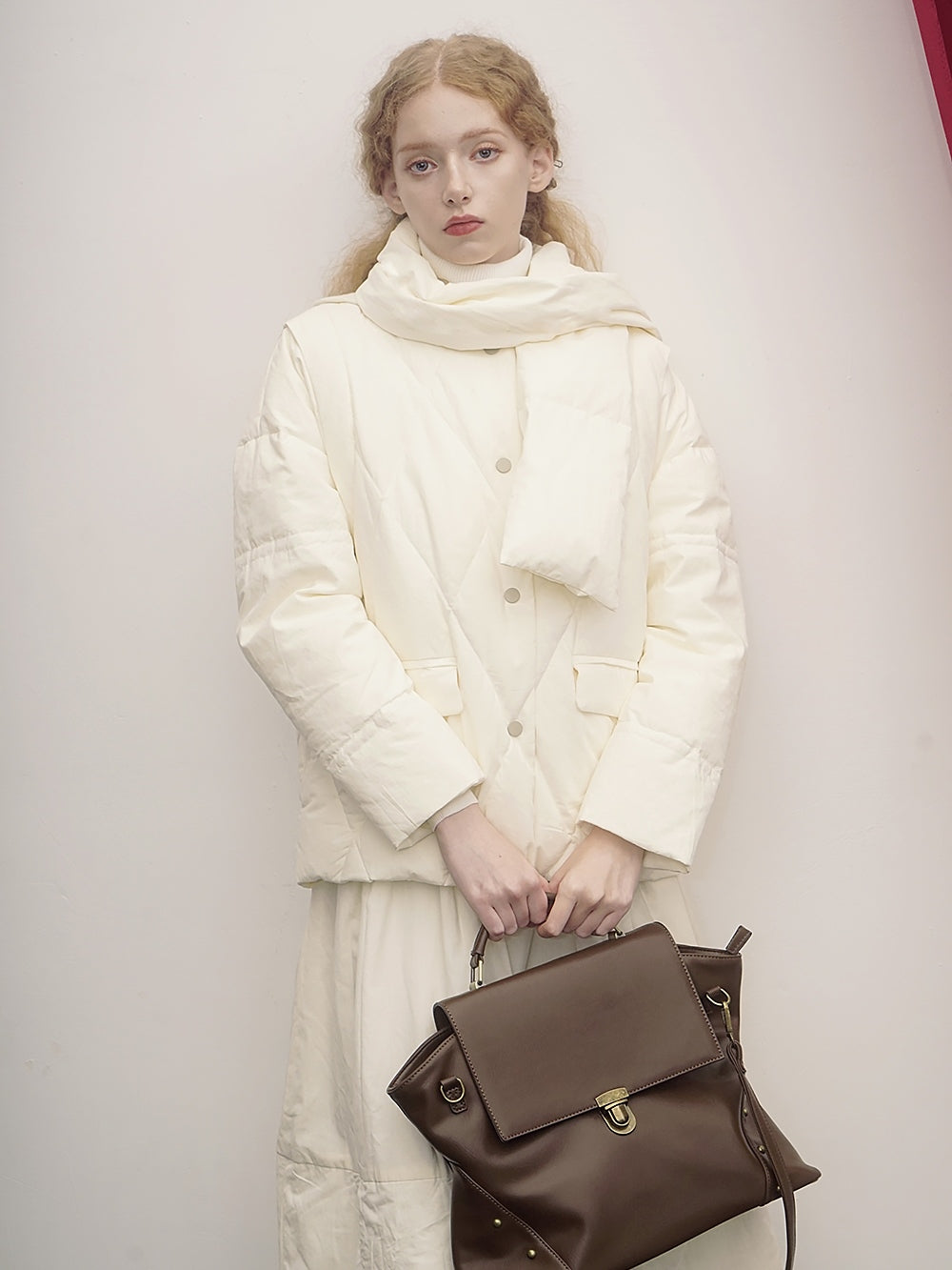 흰 오리 다운 스카프