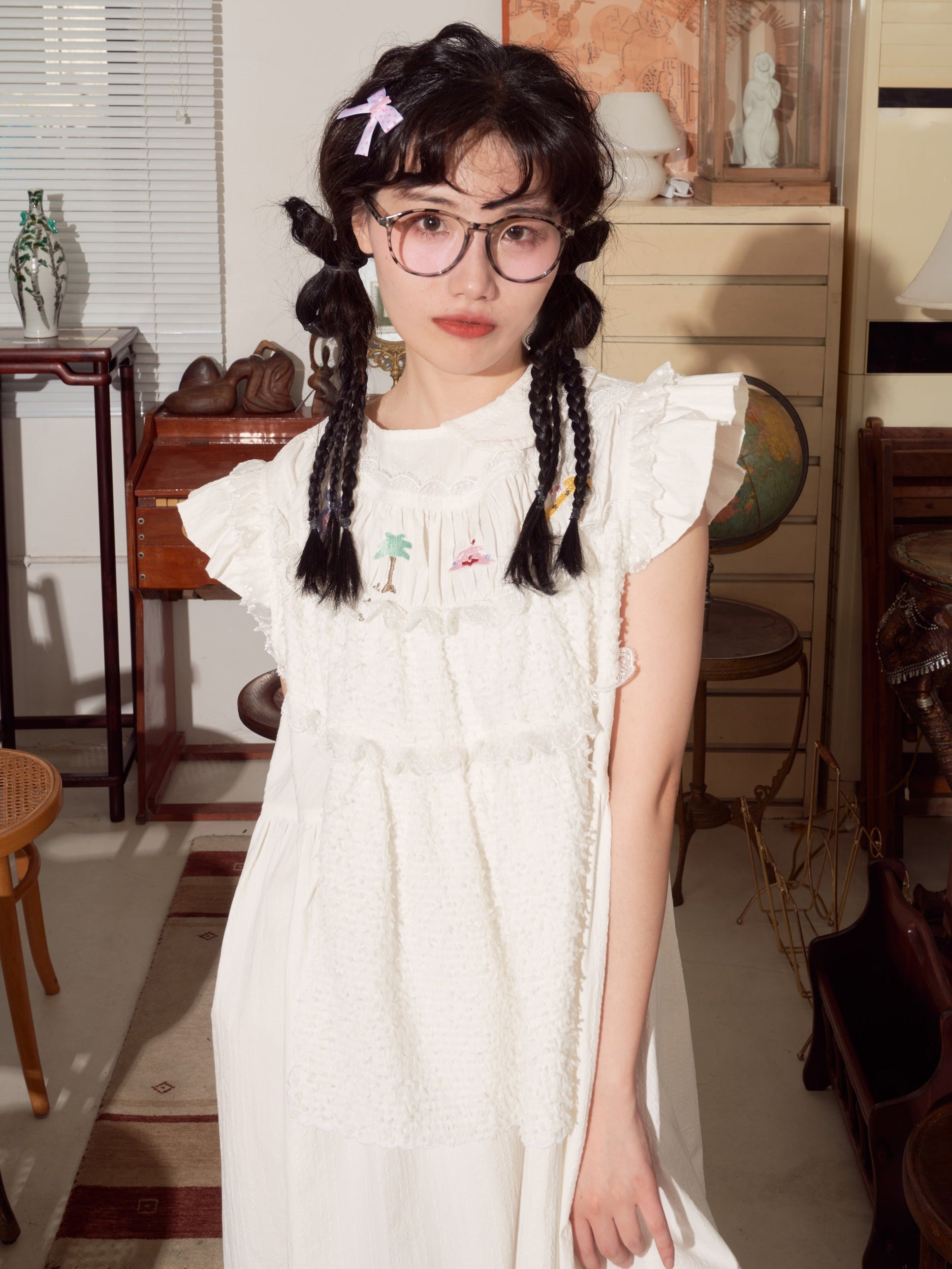 자수 선 드레스