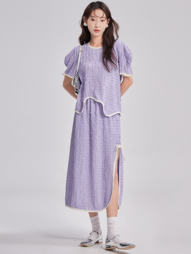 T-shirt et jupe de texture incurvée ondulée