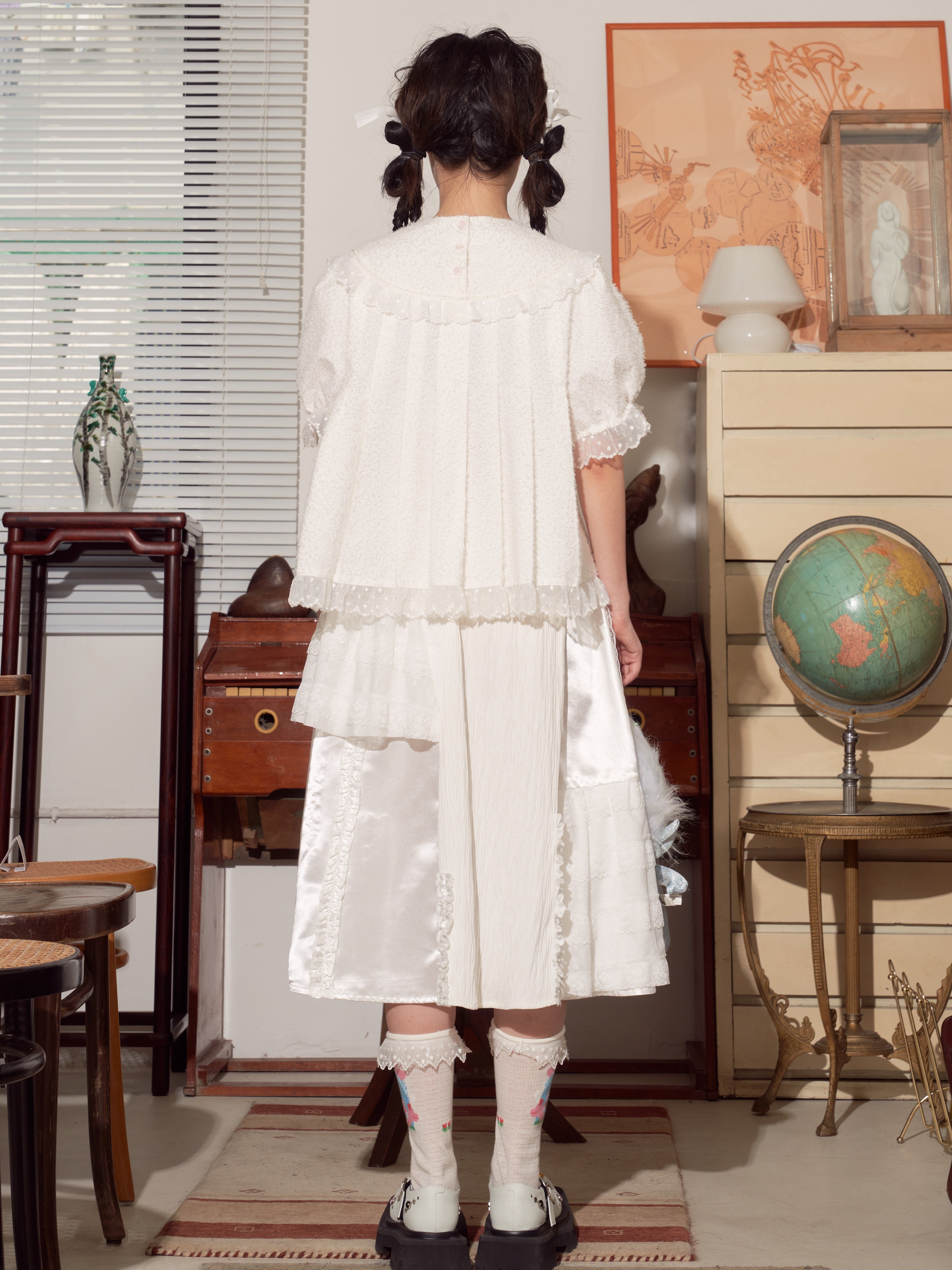 스티칭 레이스 새틴 반 치마를 인쇄합니다