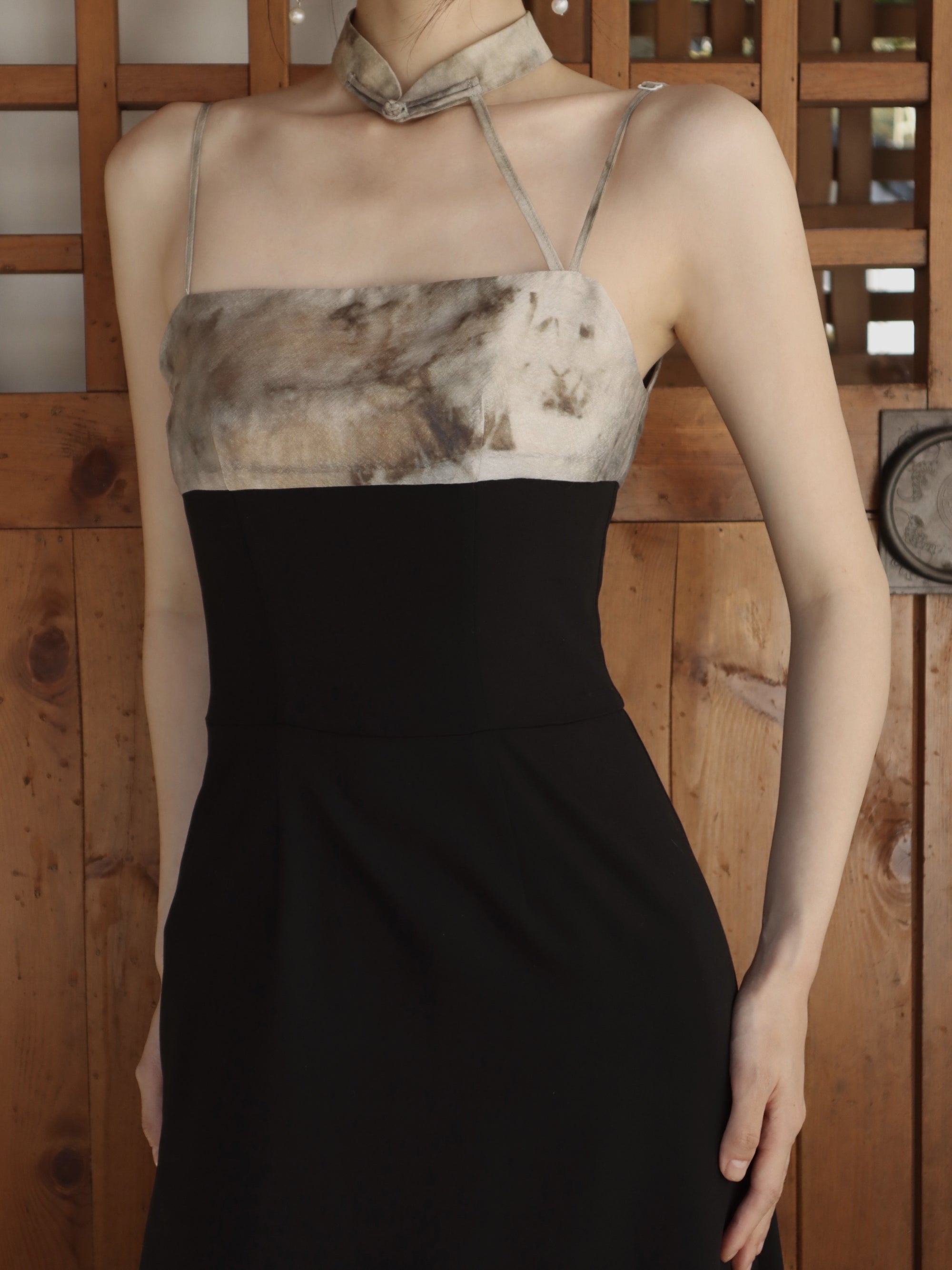 서스펜더 드레스를 인쇄하십시오