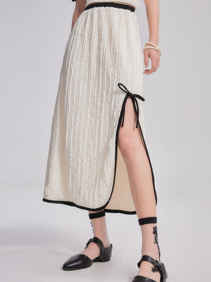 T-shirt et jupe de texture incurvée ondulée