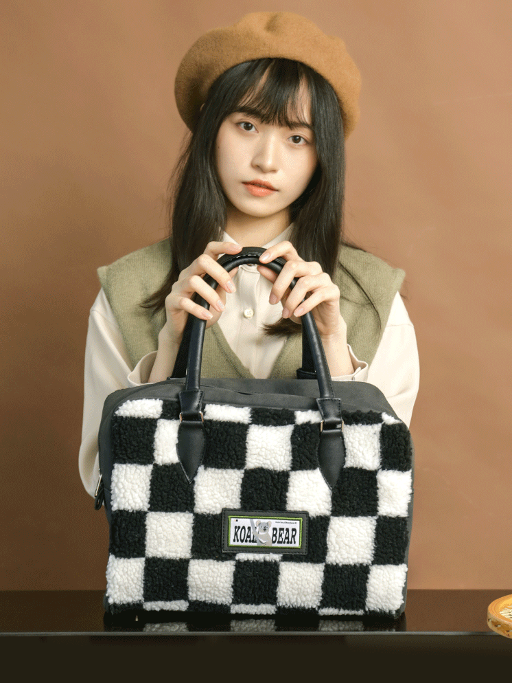 격자 무늬 지퍼 토트 백