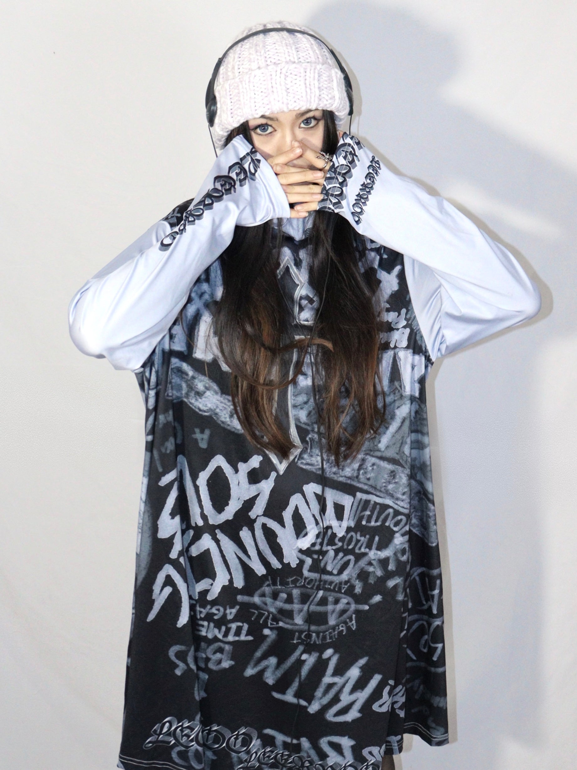 거리 낙서 긴 슬리드 바닥 드레스