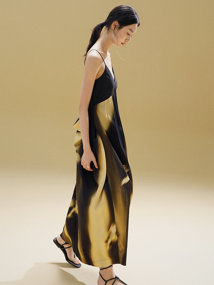 V-Neck 서스펜더 드레스