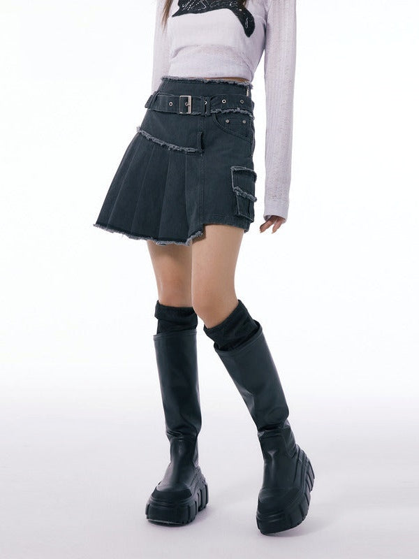 PLEATED SKIRT WITH BELT