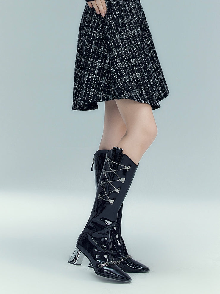 반짝이는 특허 가죽 기사 부츠