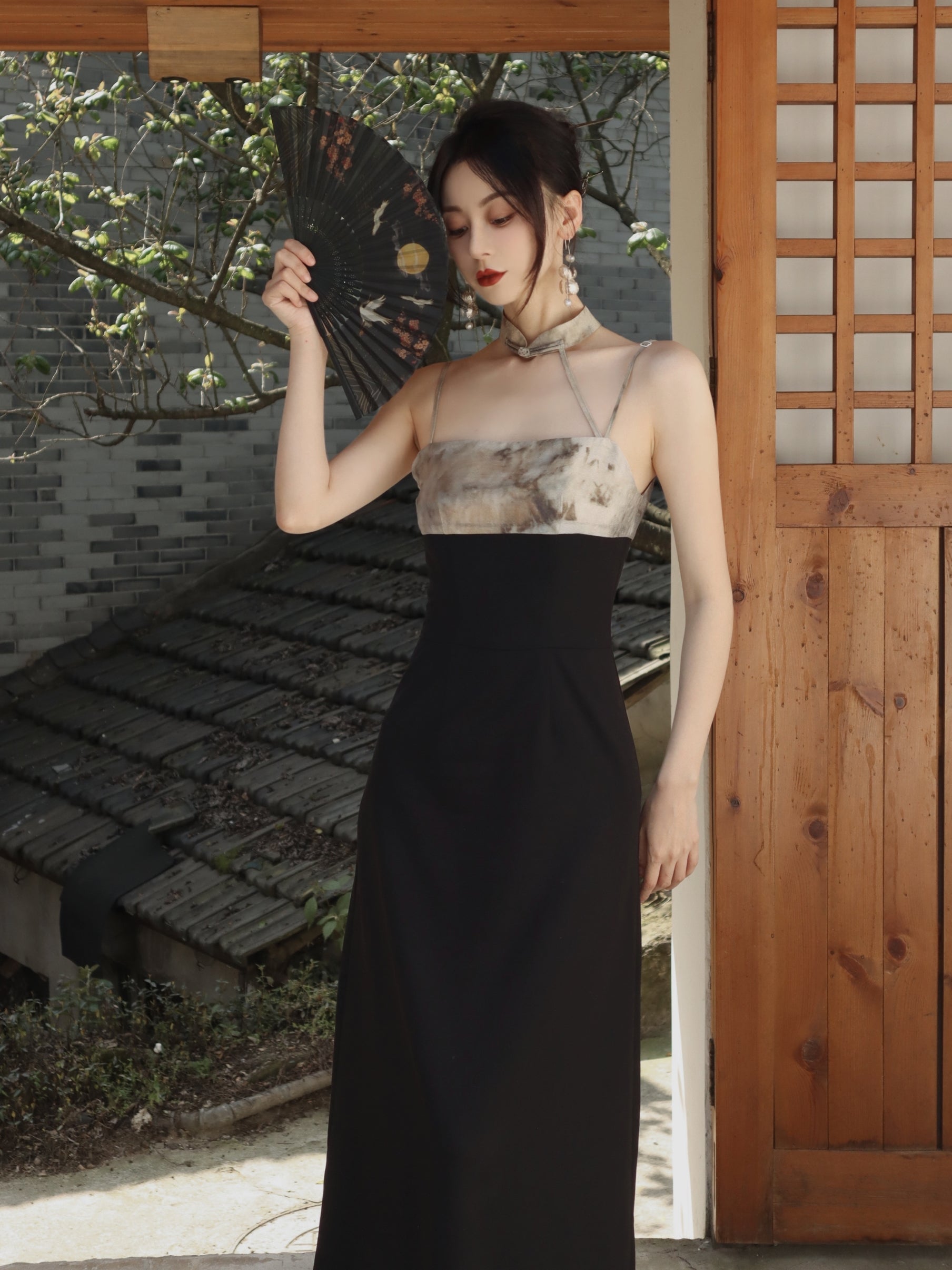 서스펜더 드레스를 인쇄하십시오