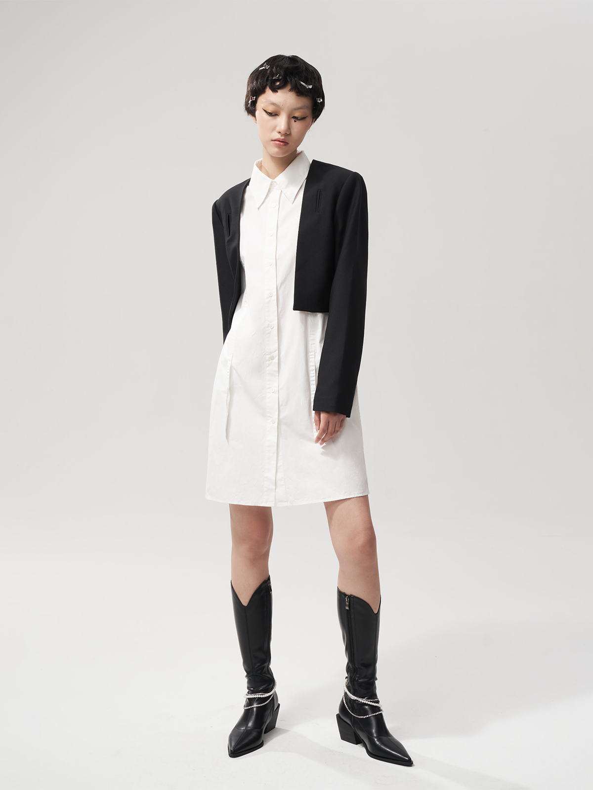 고리가없는 짧은 재킷