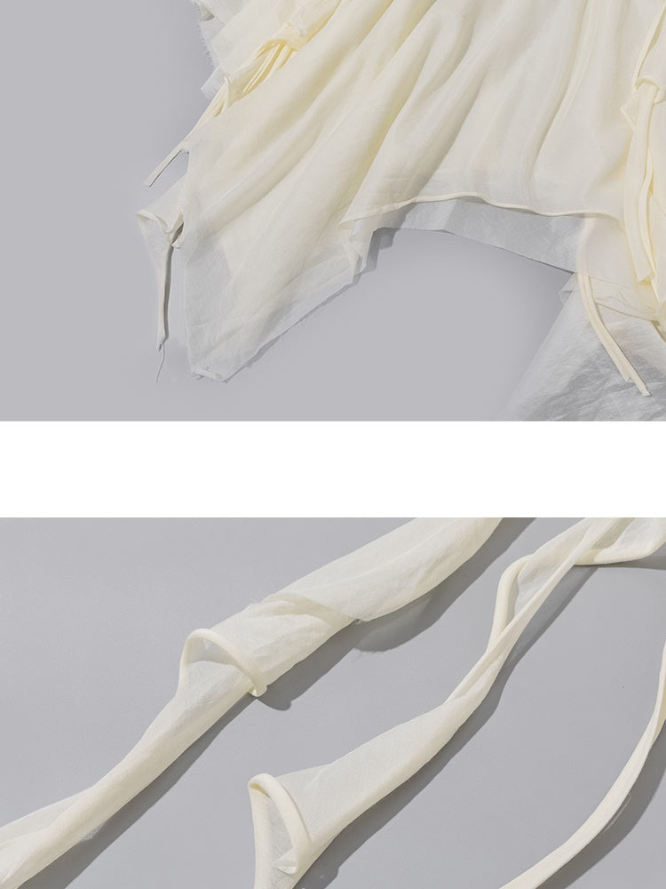 Asymmetrie -Schlupf -Kleid
