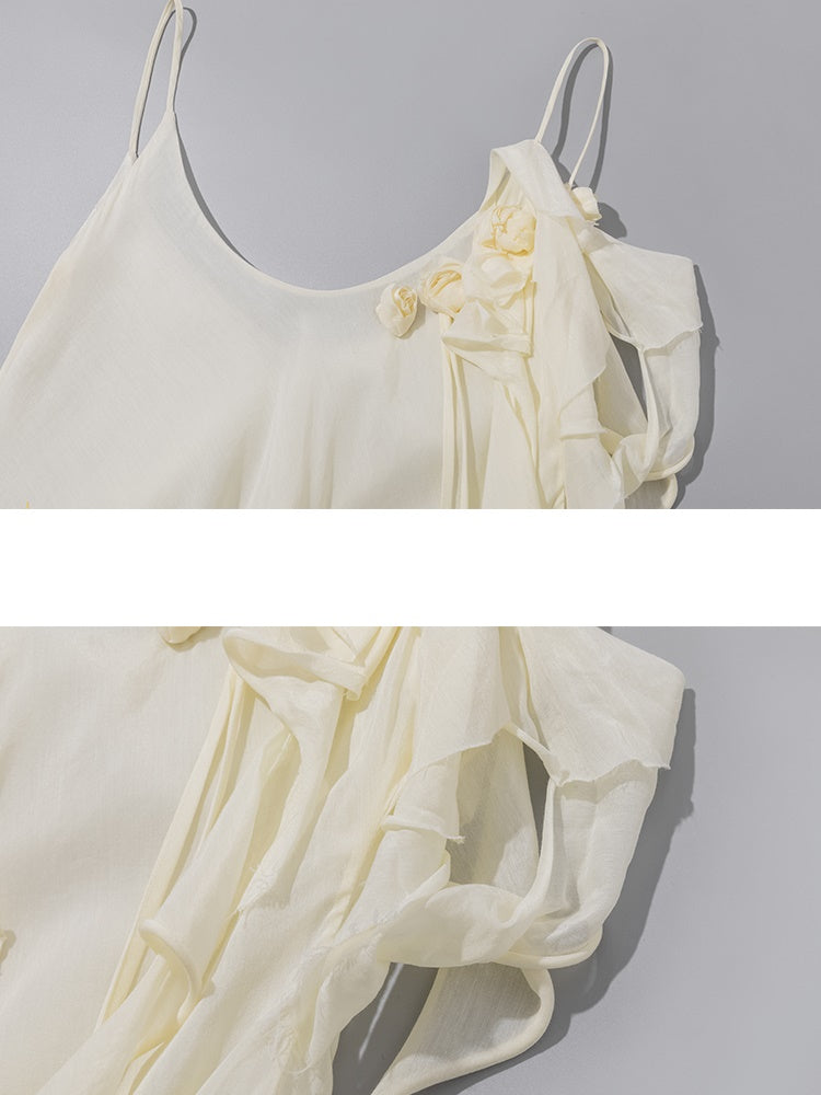 Asymmetrie -Schlupf -Kleid
