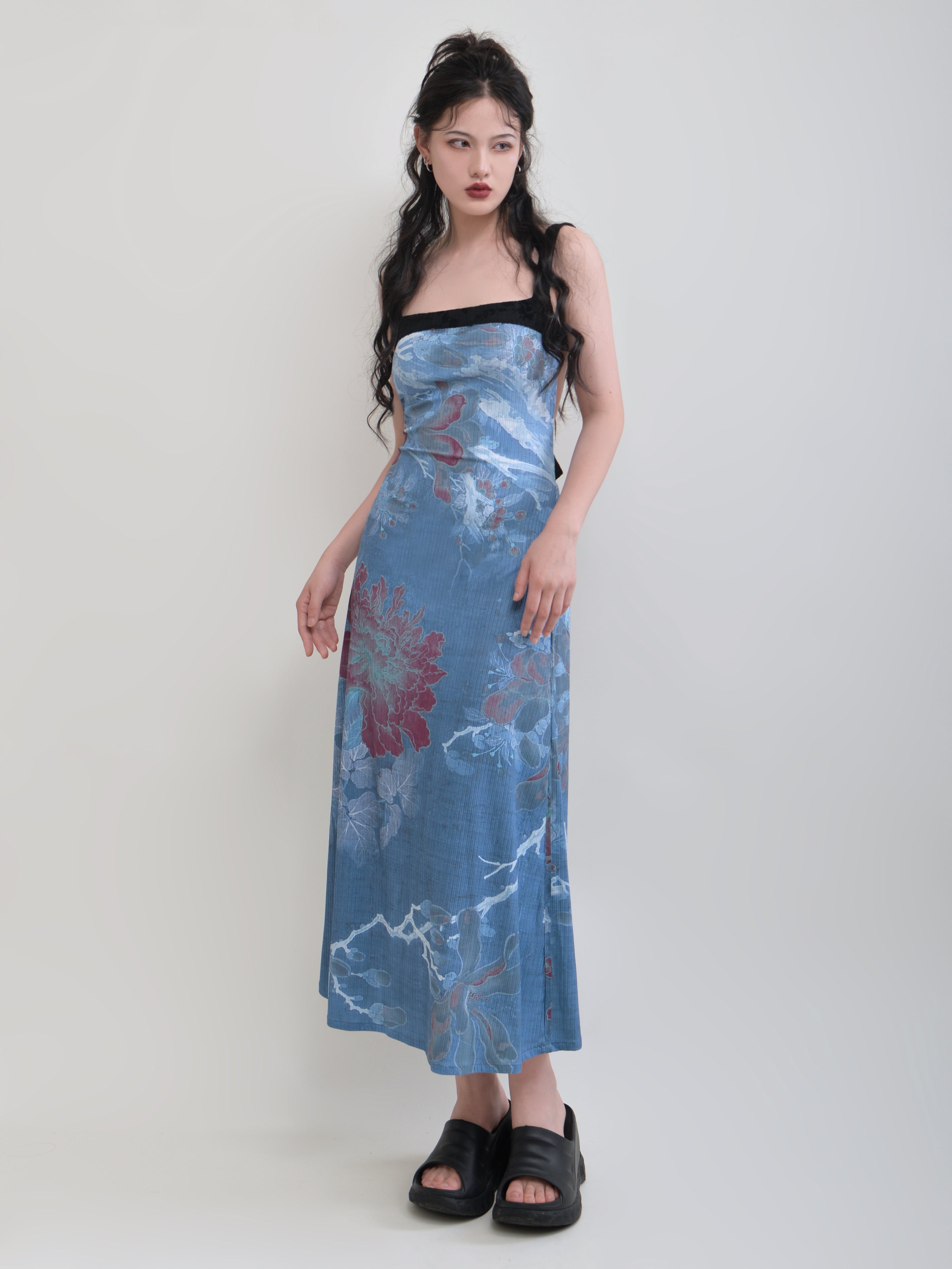 Imprimer la robe à manches de bowknot sans dos