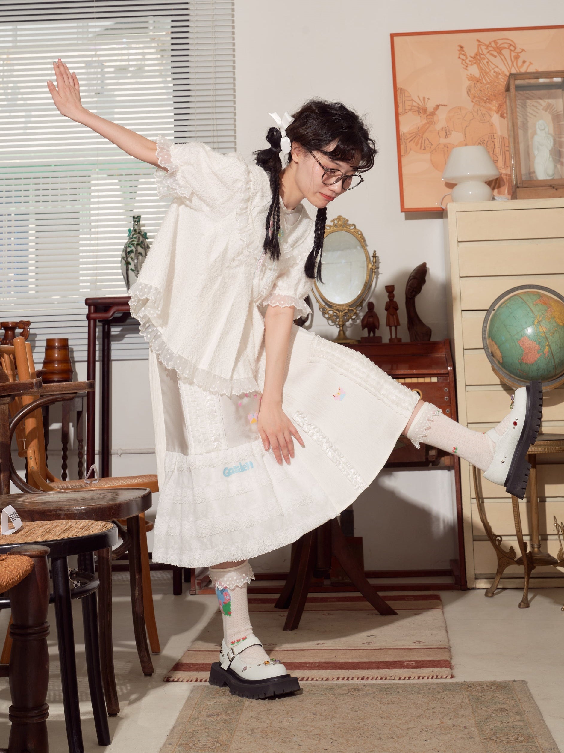 스티칭 레이스 새틴 반 치마를 인쇄합니다