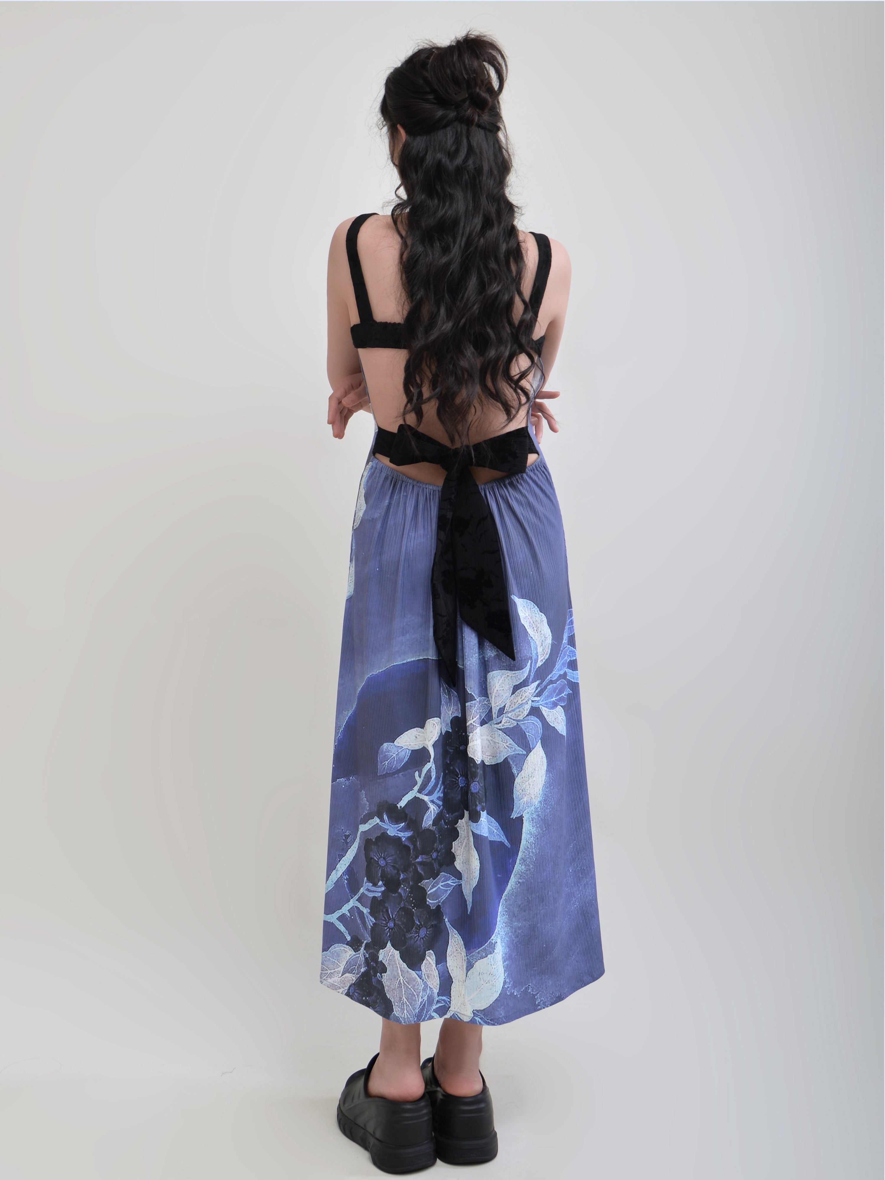 Imprimer la robe à manches de bowknot sans dos