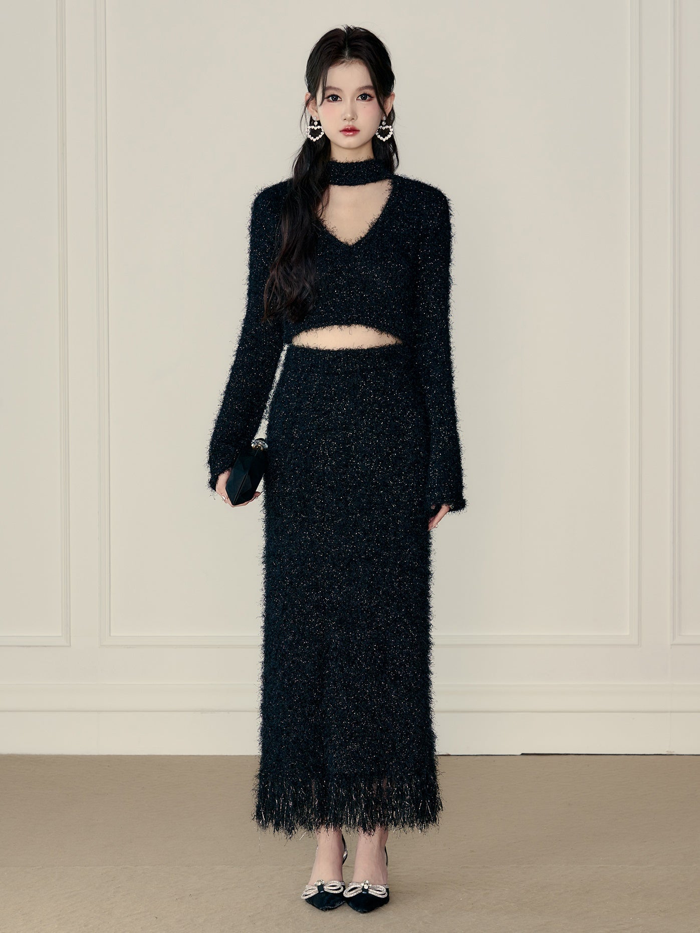 V-Ausschnitt Short Strick & Fransenrock