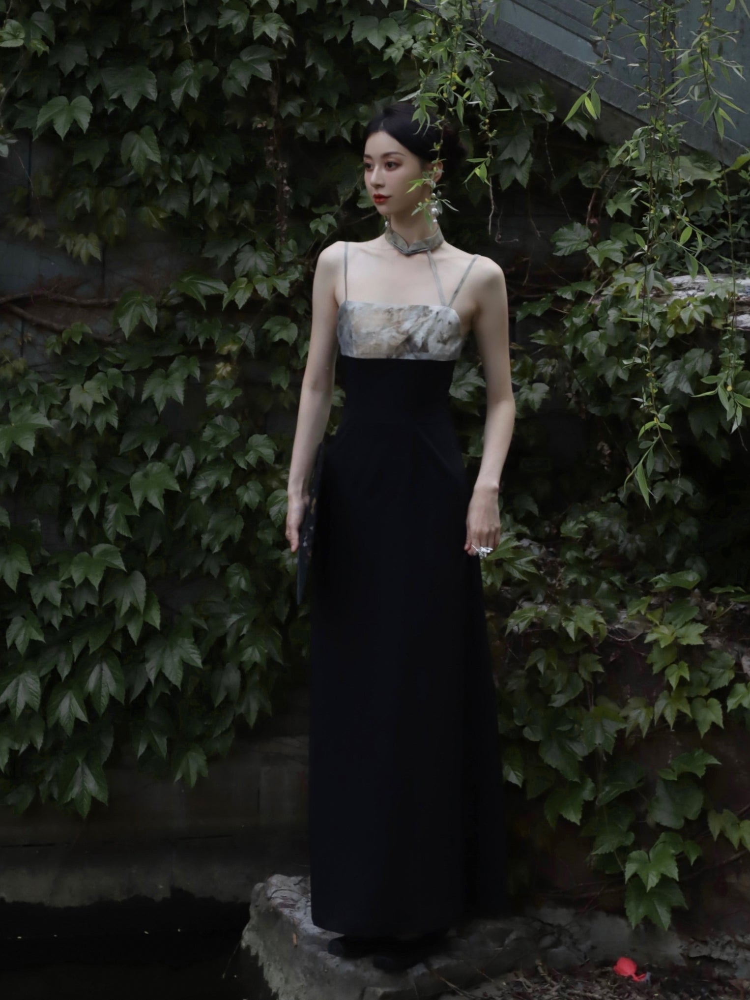 서스펜더 드레스를 인쇄하십시오