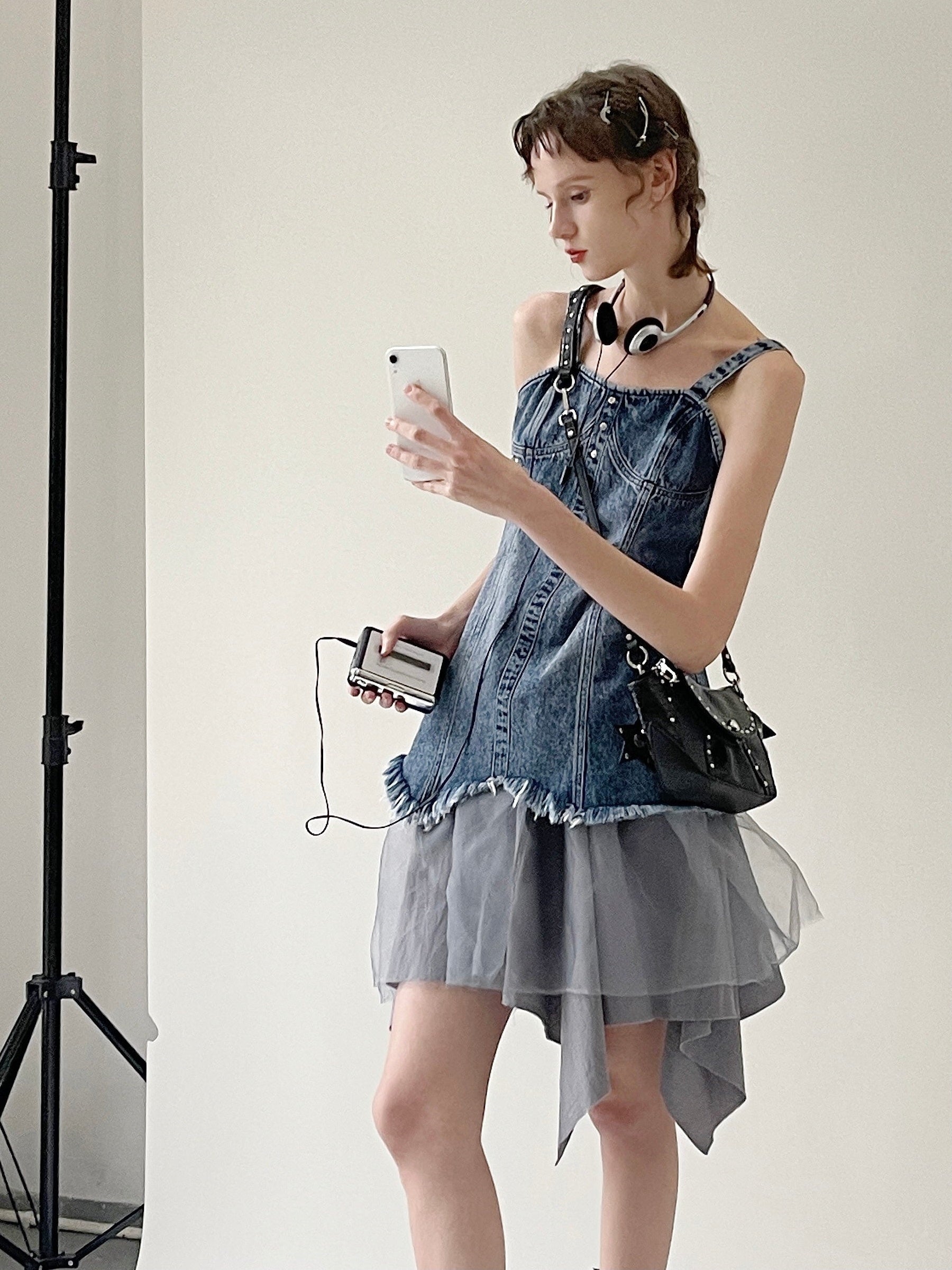 데님 서스펜더 스토프 및 짧은 치마