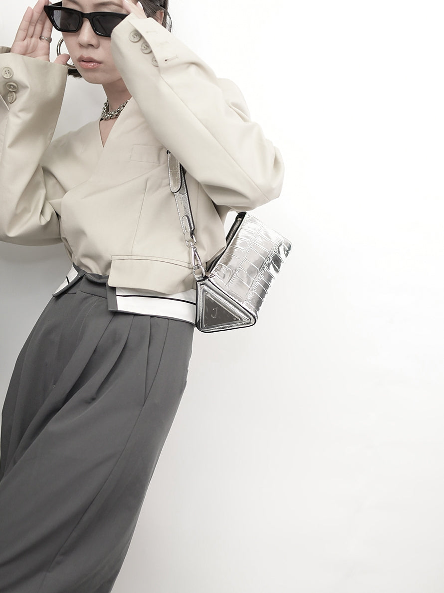 삼각형 어깨 가방