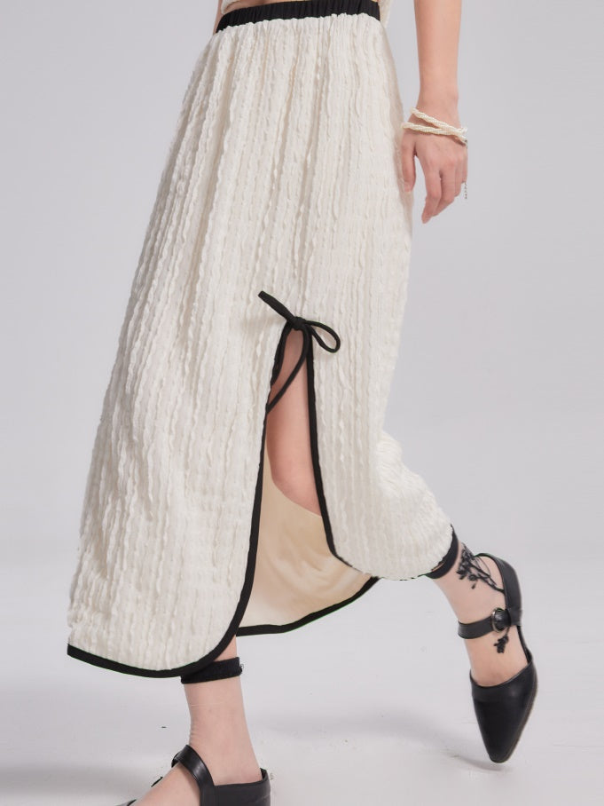 T-shirt et jupe de texture incurvée ondulée