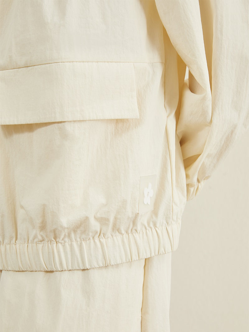 Draw String -Designjacke und kurze Hosen