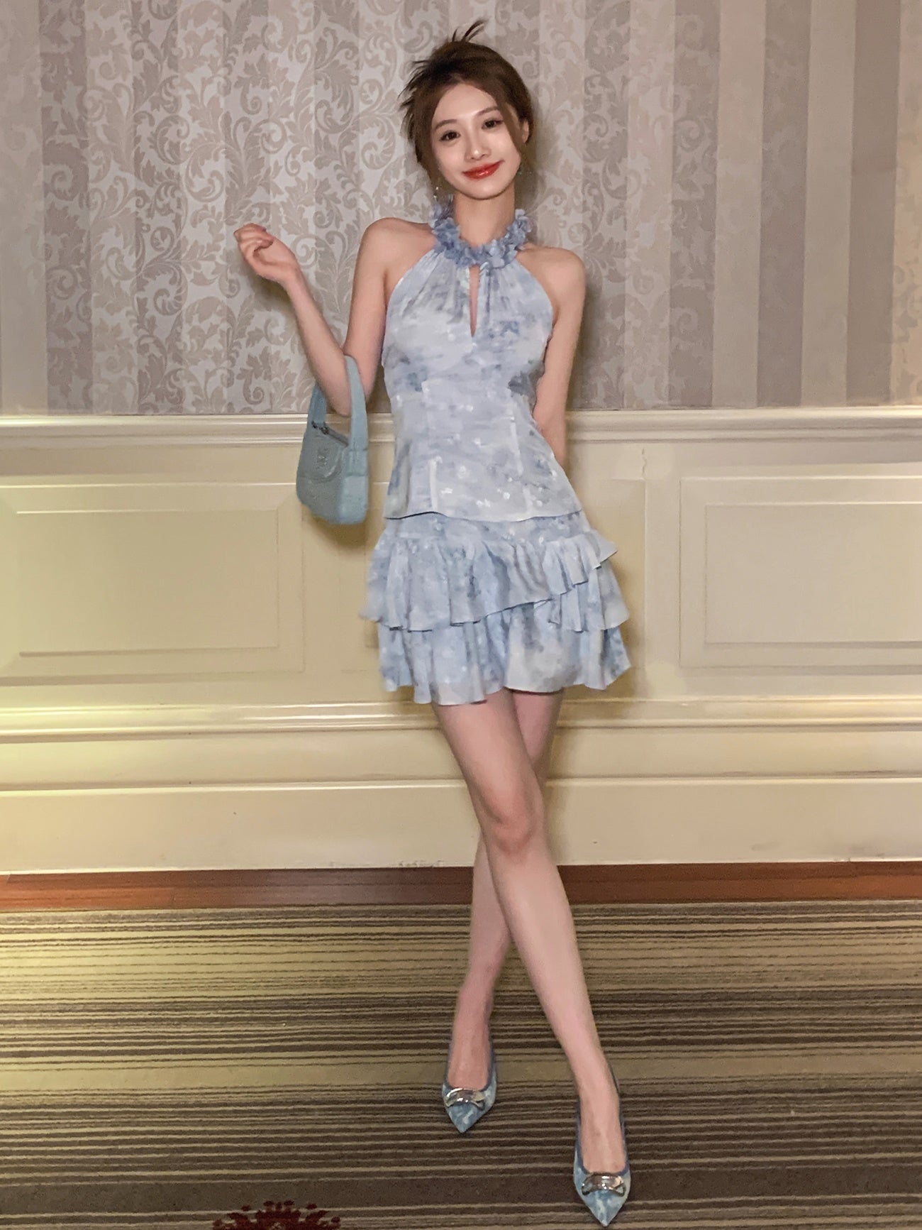 Hanging Neck SleevelessTop & Cake Skirt