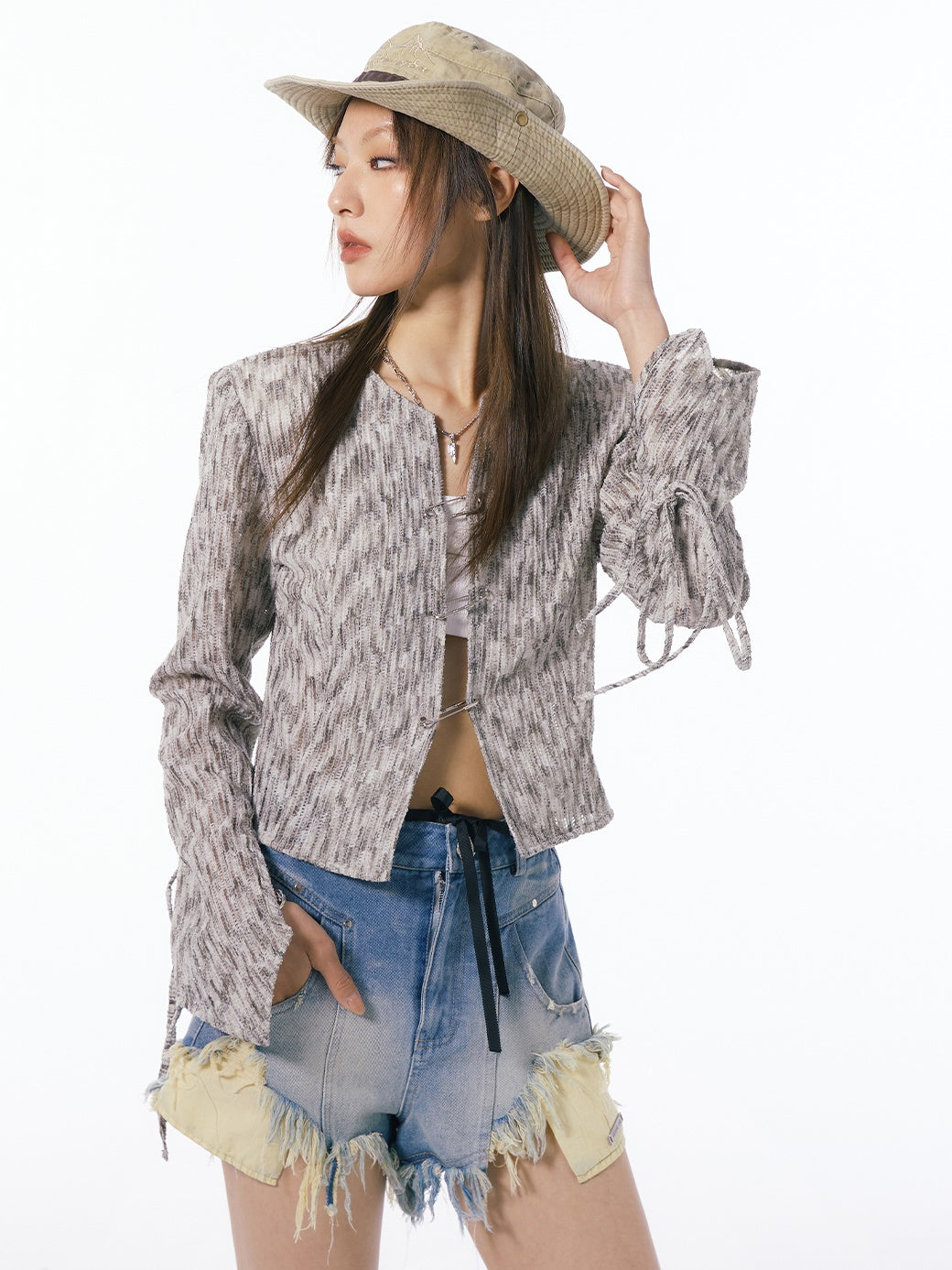 Bindfärbenwäsche rohe Jeansshorts