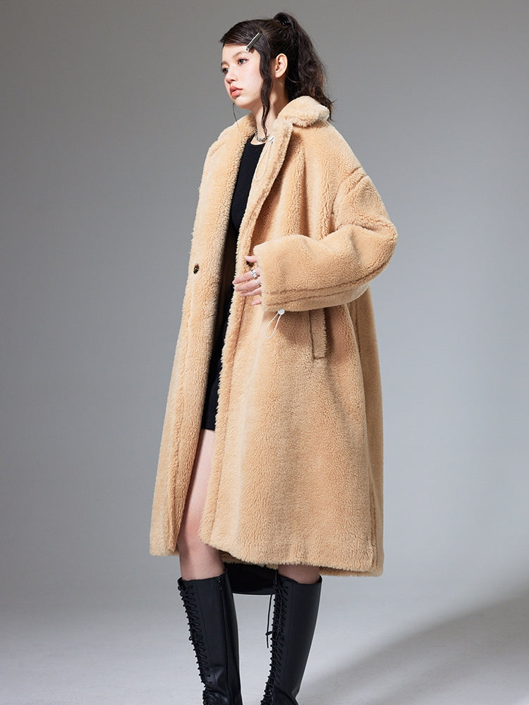 Mid-LENGTH LAMB WOOL COAT