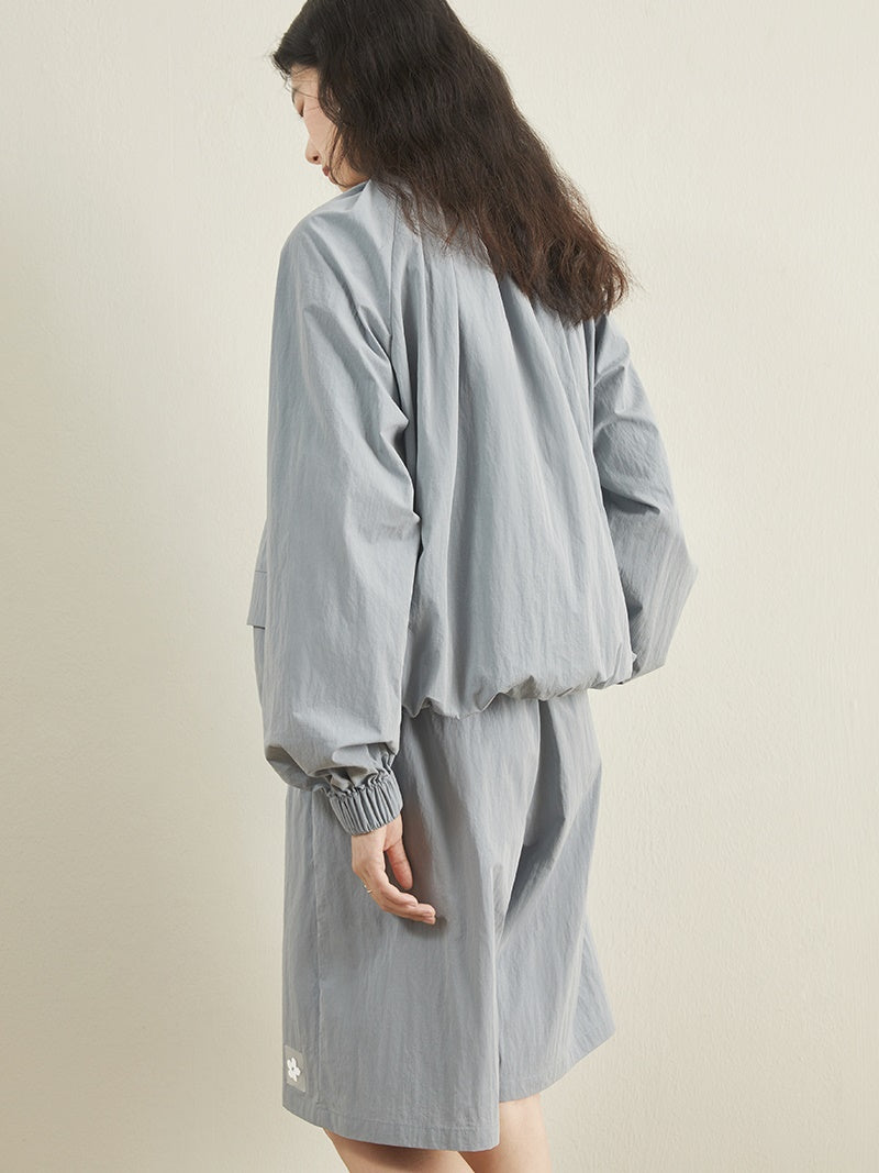 Draw String -Designjacke und kurze Hosen