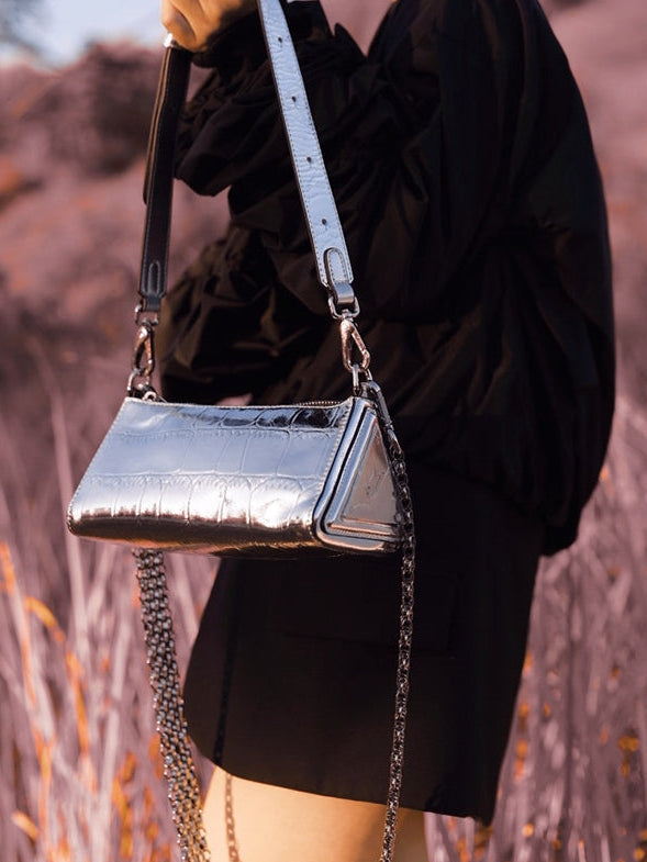 삼각형 어깨 가방