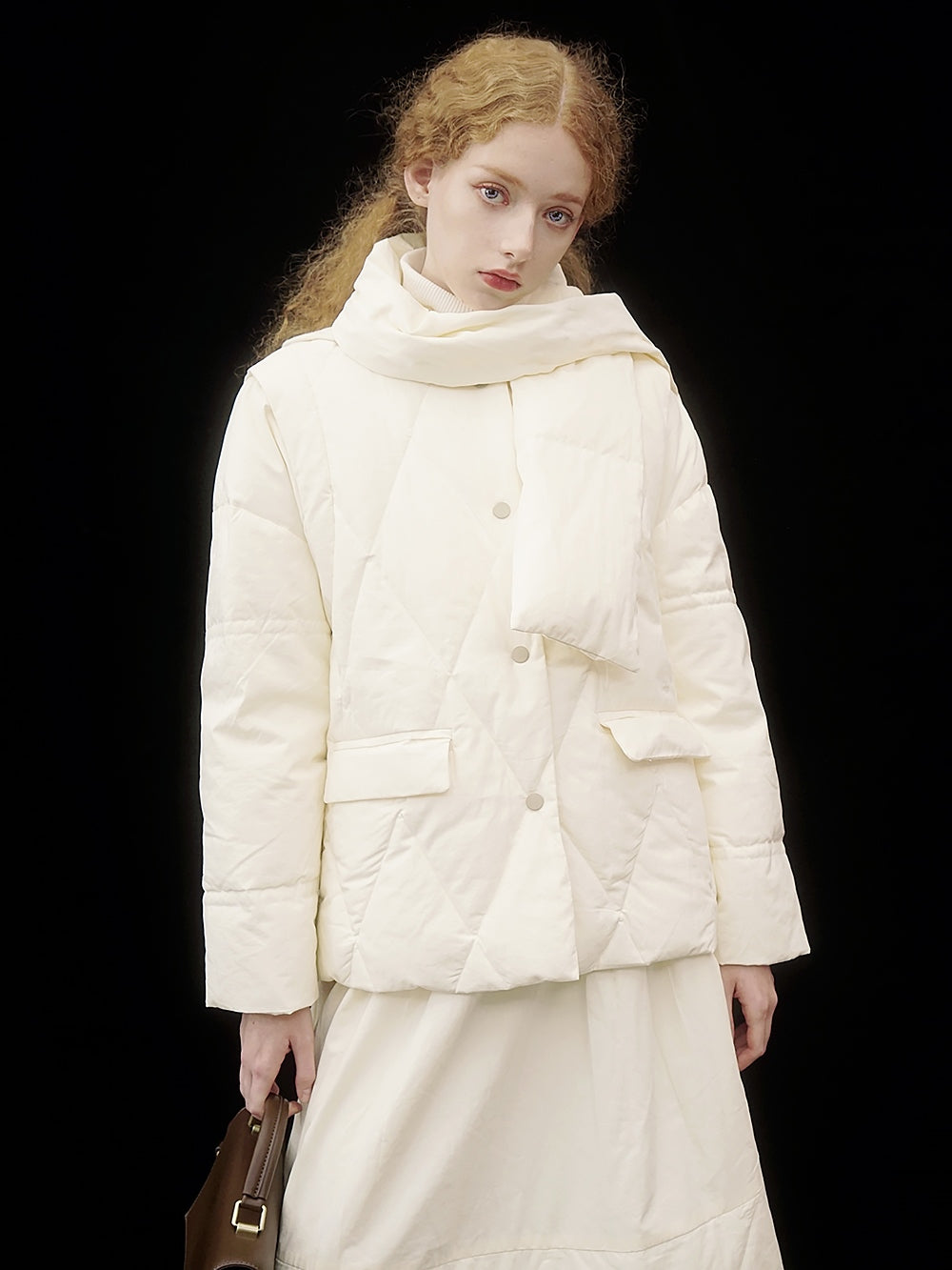 흰 오리 다운 스카프