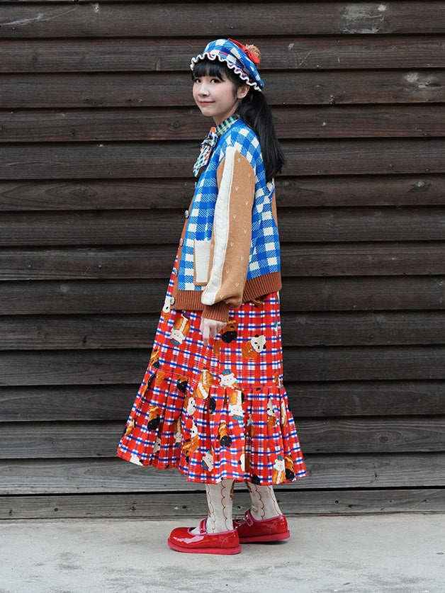 Langmischte Strickjacke tragen