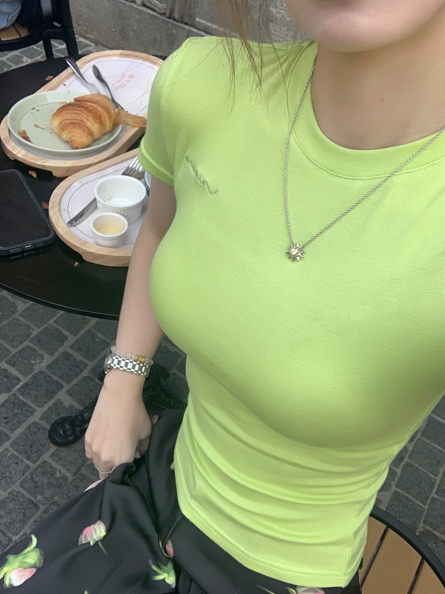 Dehnen Sie die grundlegende kurzarmige T-Shirt mit schlankem T-Shirt