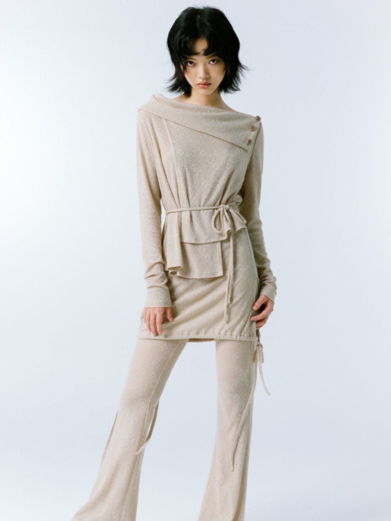 JACQUARD STRAPS ONE WORD COLLAR TOP & TROUSERS