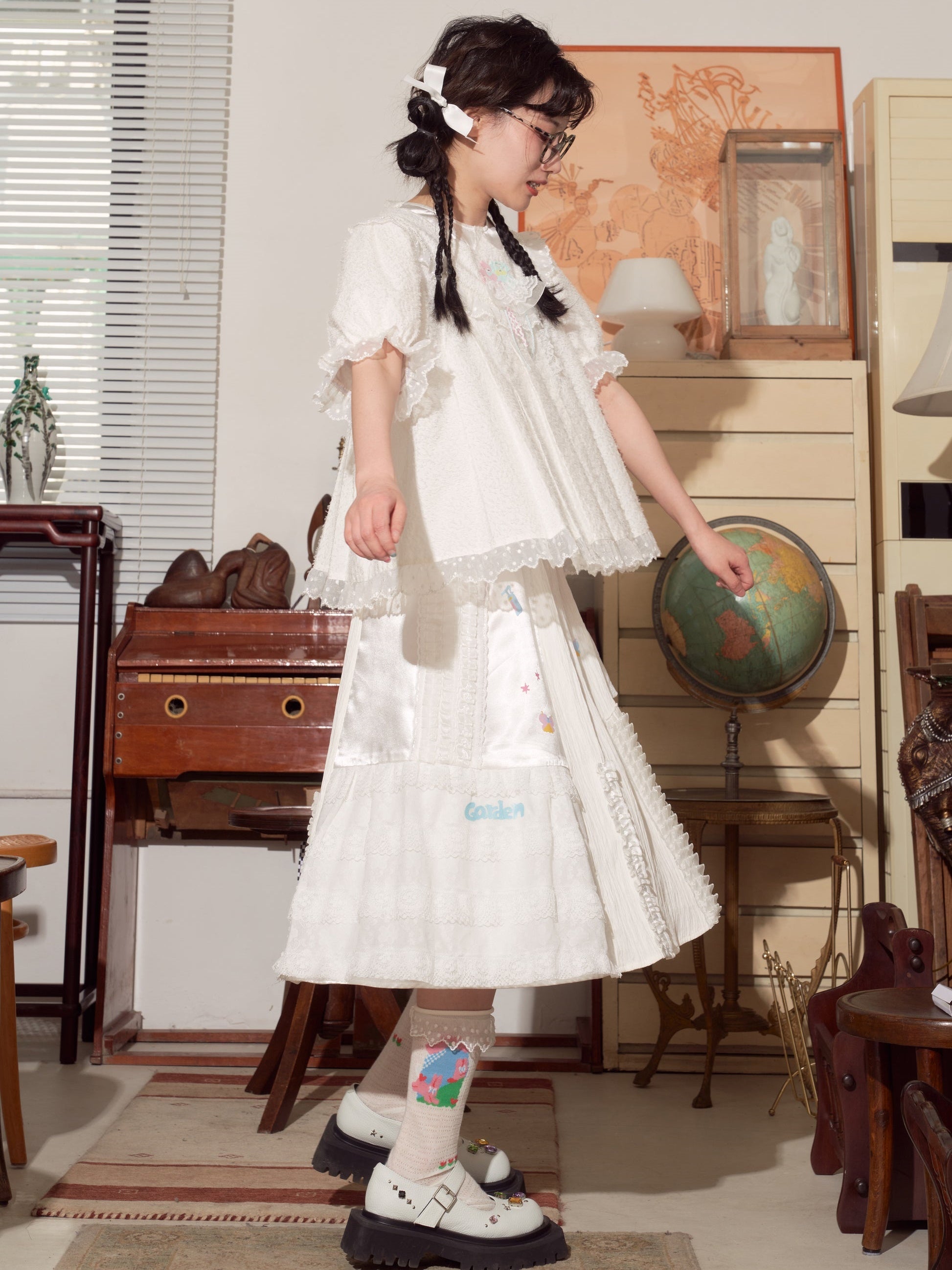 스티칭 레이스 새틴 반 치마를 인쇄합니다