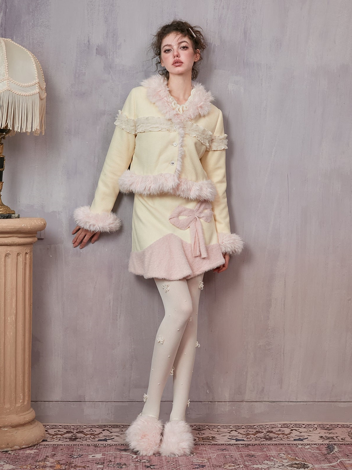 Veste et jupe rembourrées en fourrure