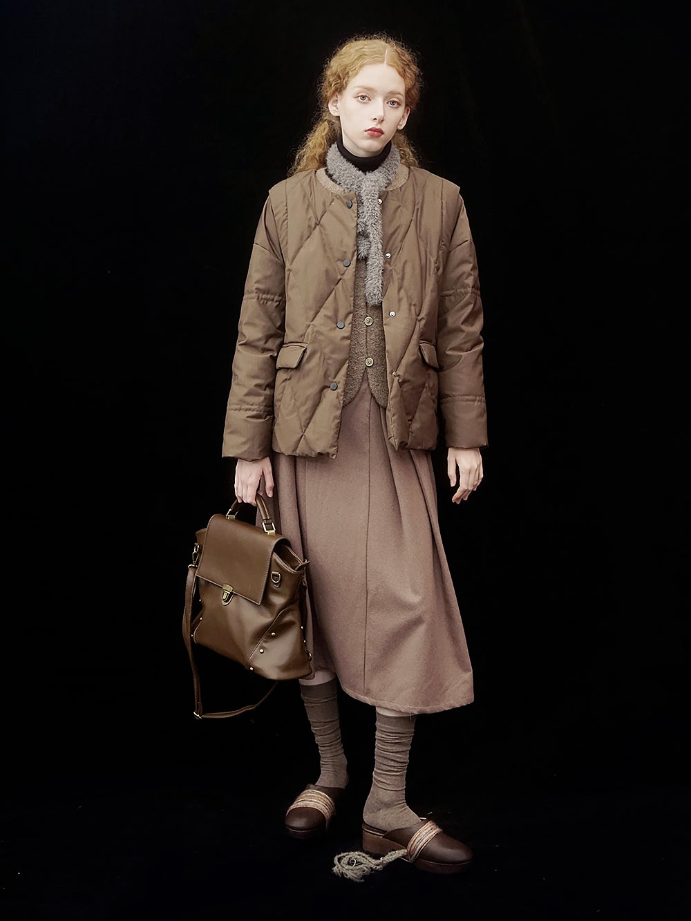 짧은 가벼운 다운 재킷