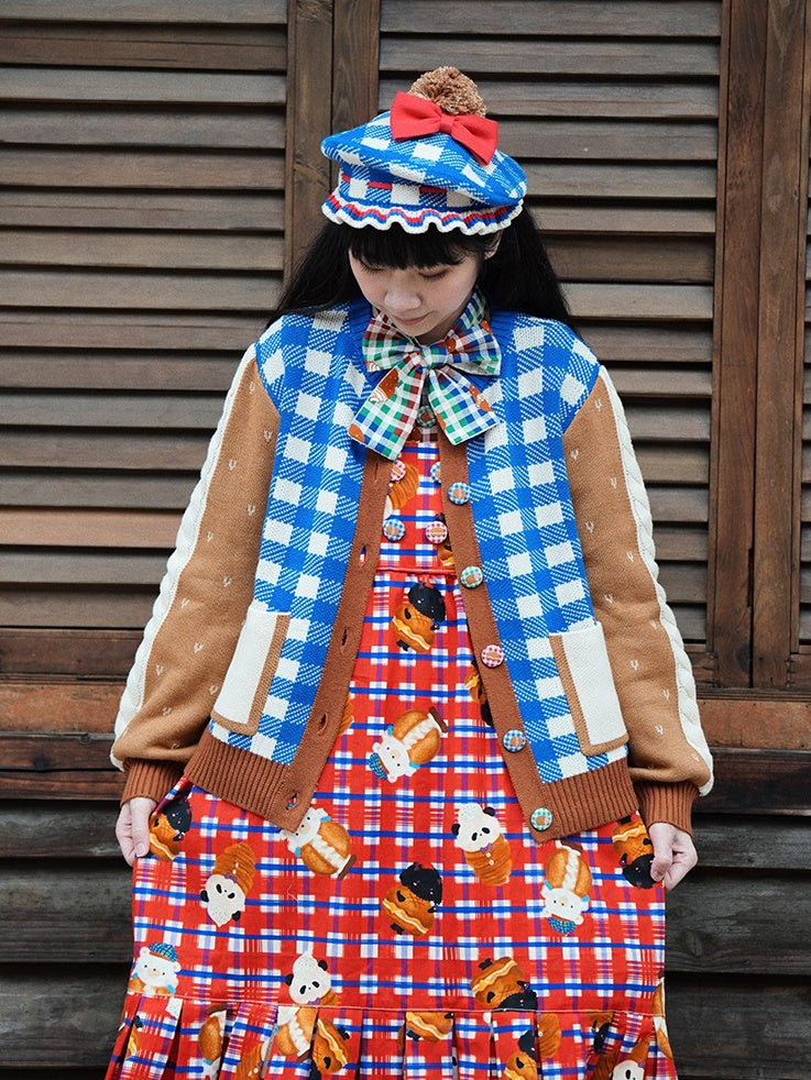 Langmischte Strickjacke tragen