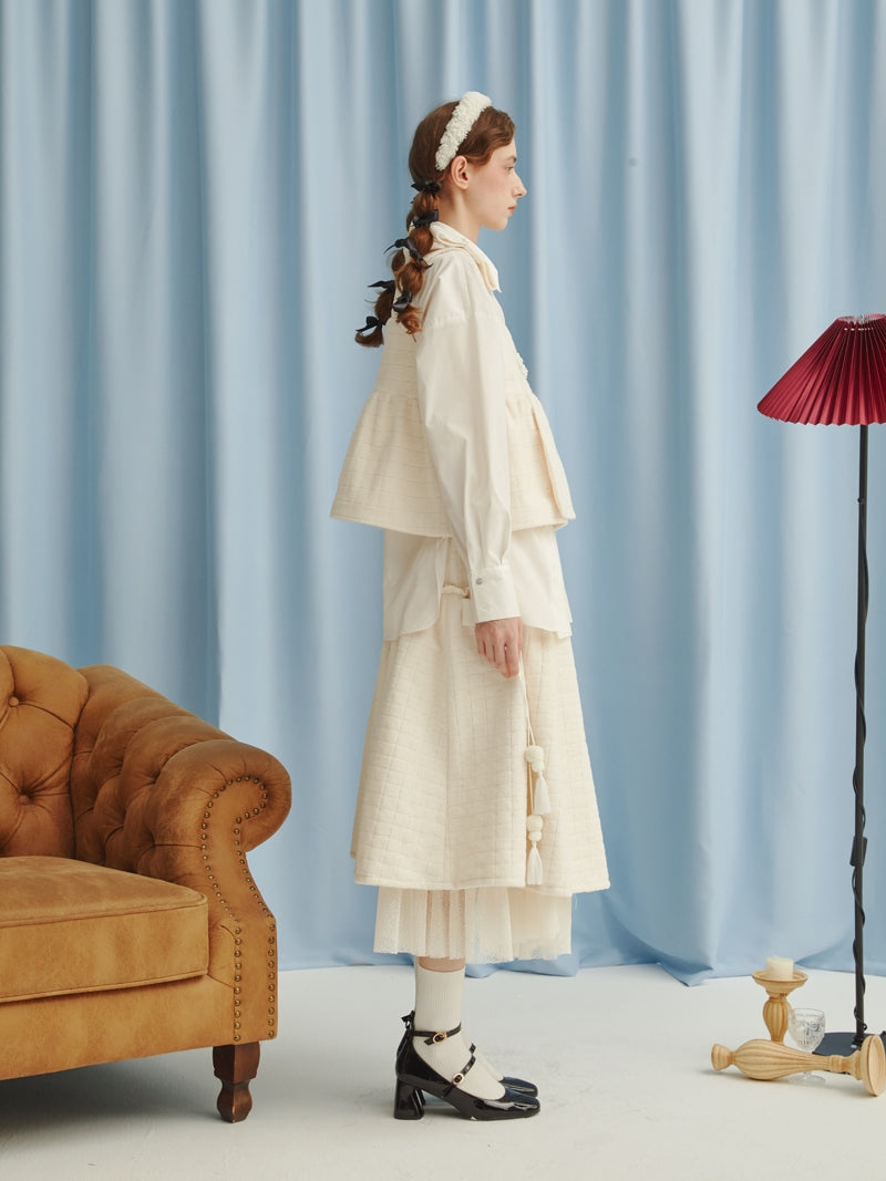 달콤한 귀여운 Peplum 레이스 레이어 푹신한 탑 및 스커트 설정