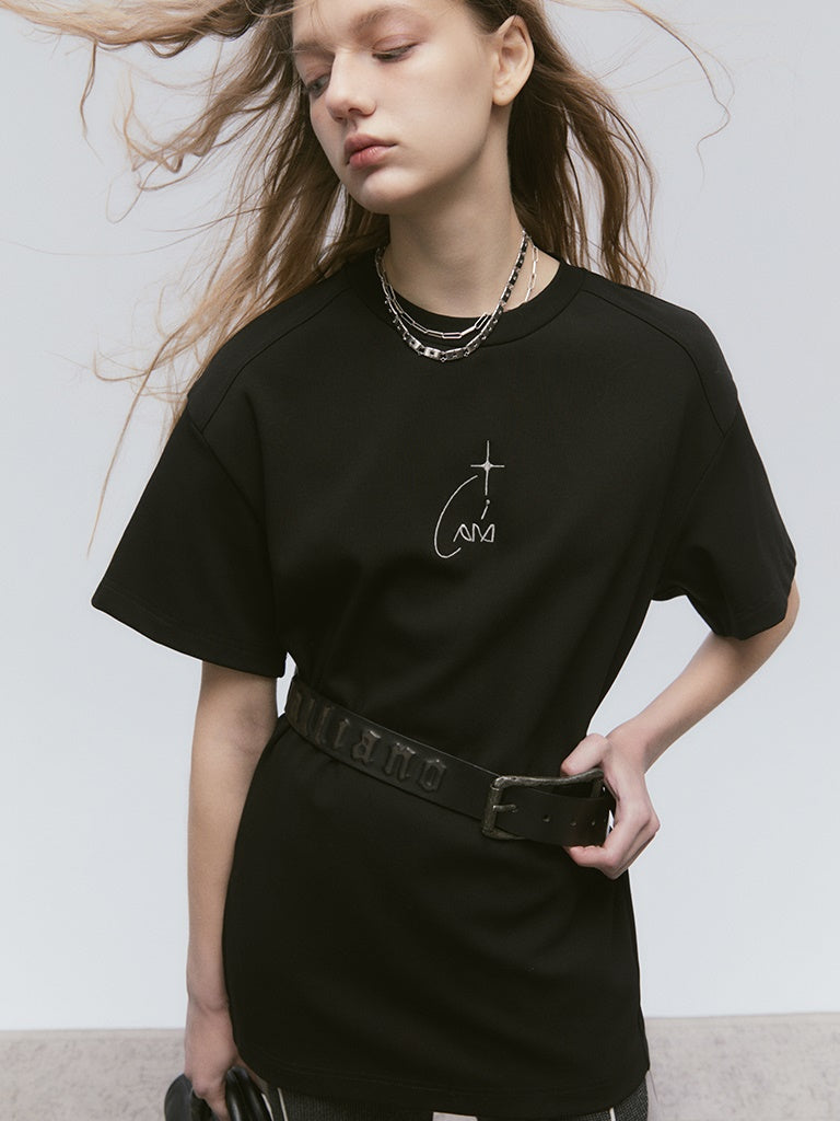 영어 자수 둥근 목 티셔츠