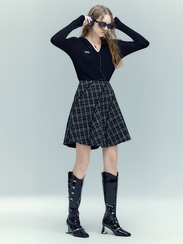 반짝이는 특허 가죽 기사 부츠