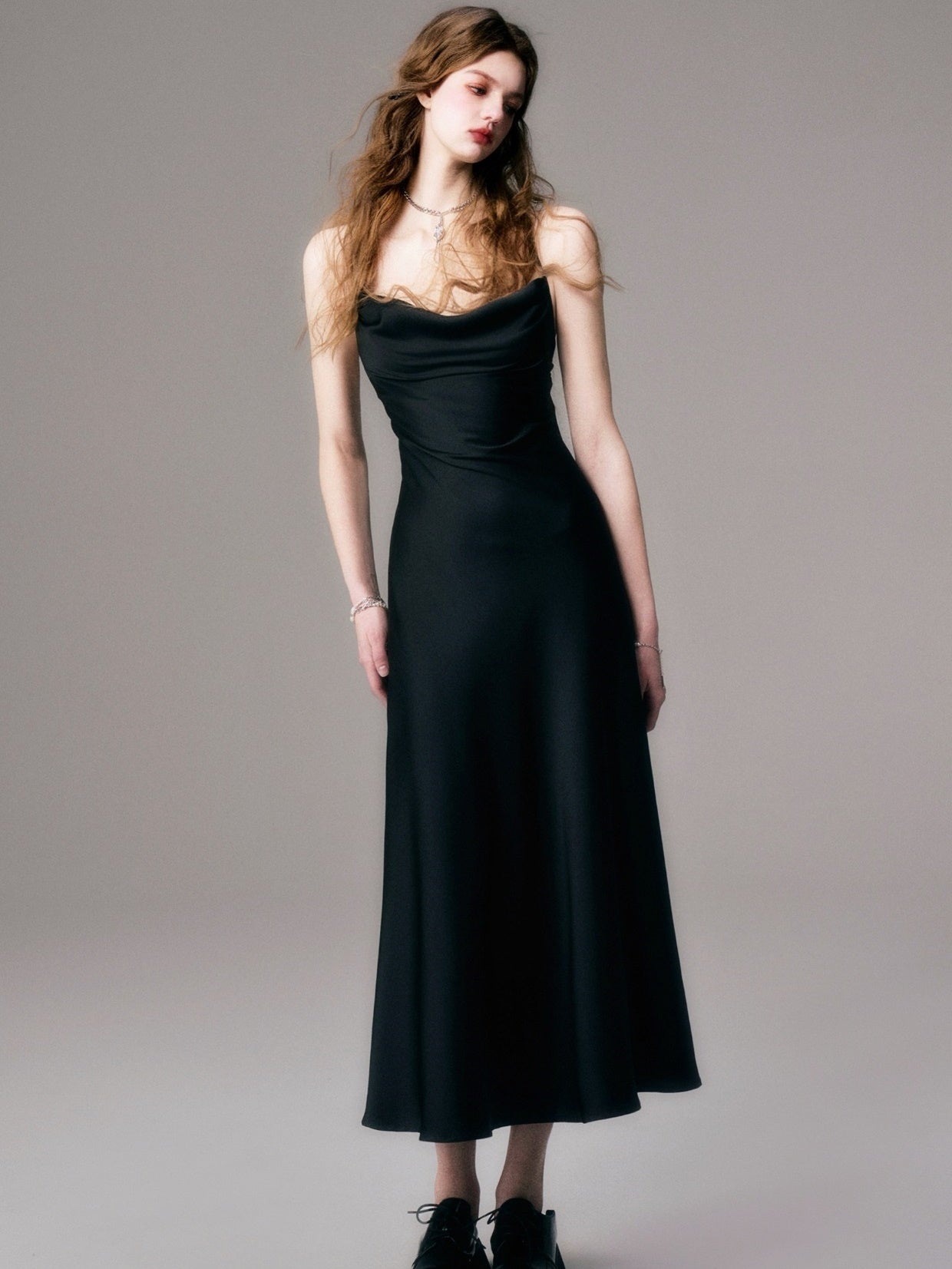 스윙 슬링 긴 드레스