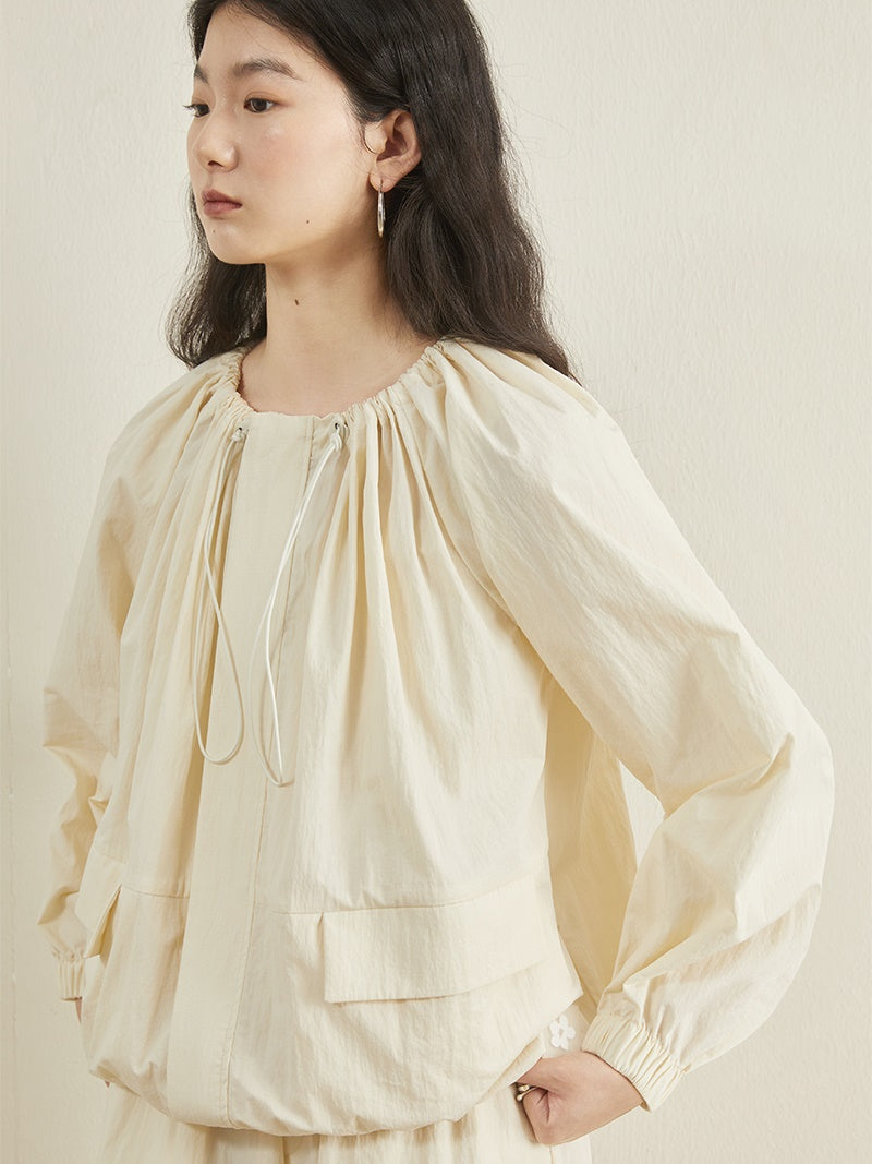 Draw String -Designjacke und kurze Hosen