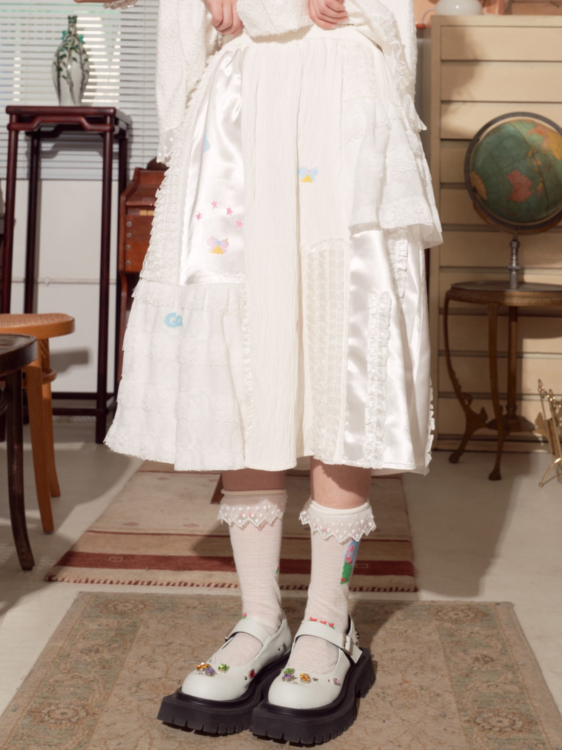 스티칭 레이스 새틴 반 치마를 인쇄합니다