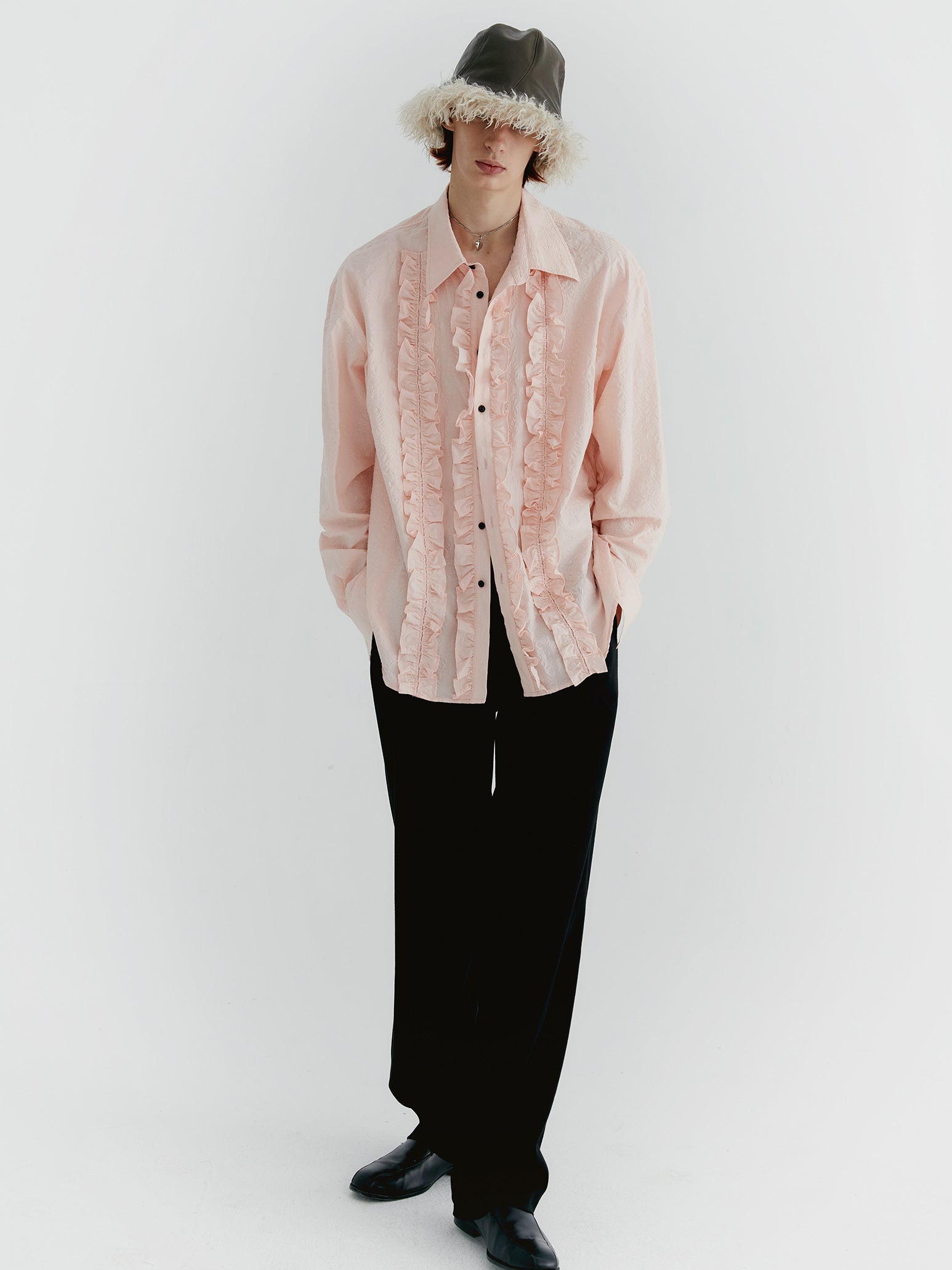 Spitzennähte langmännisches Hemd