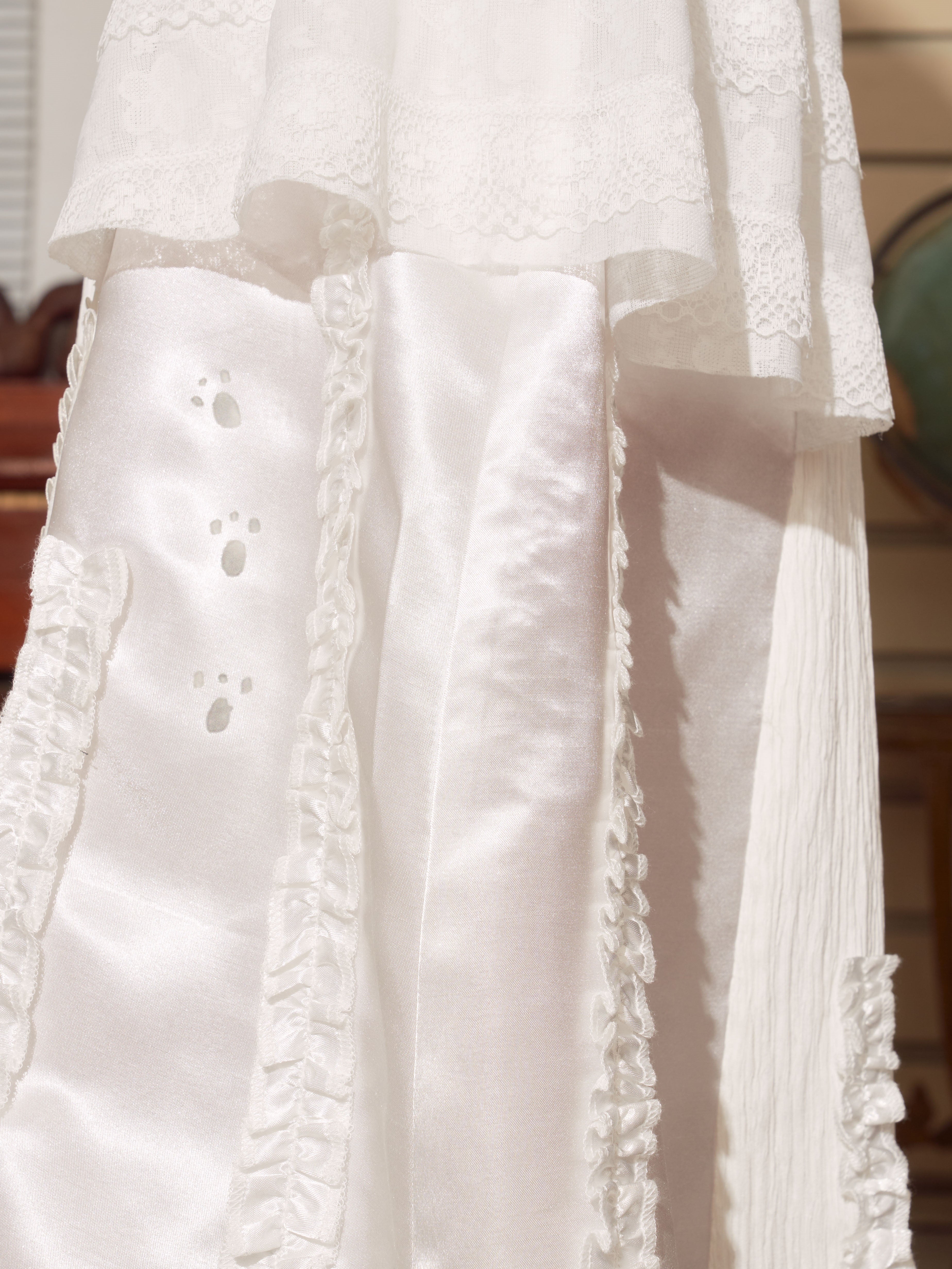 스티칭 레이스 새틴 반 치마를 인쇄합니다