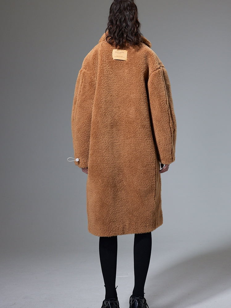 Mid-LENGTH LAMB WOOL COAT