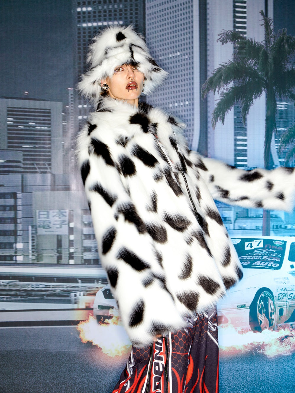 느슨한 모피 코트 & 모자